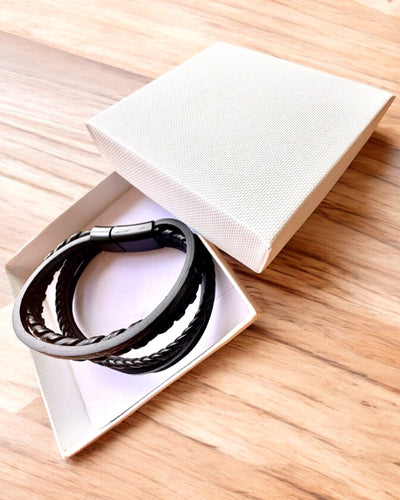 Náramok "StyleTwist" s personalizovaným gravírovaním