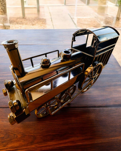 Lokomotíva zo železa „Retro Express“ – dekorácia, model, ručne vyrobená s možnosťou gravírovania