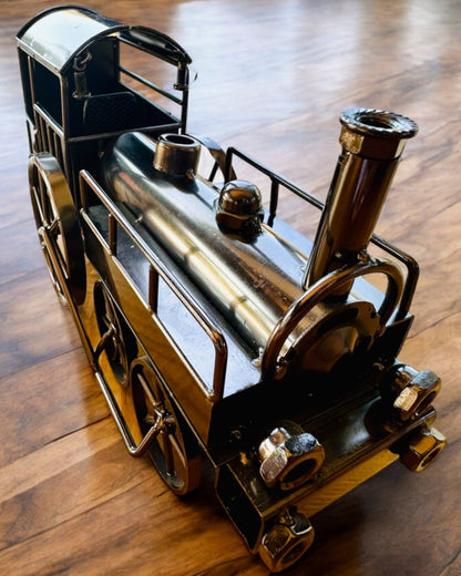 Lokomotíva zo železa „Retro Express“ – dekorácia, model, ručne vyrobená s možnosťou gravírovania