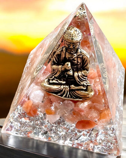 Energetická pyramída "Meditácia pokoja" s drahokamami