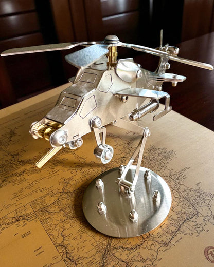 Kovový model helikoptéry „SkyRider” – Nastaviteľný stolový stojan s personalizovaným gravírovaním na darček