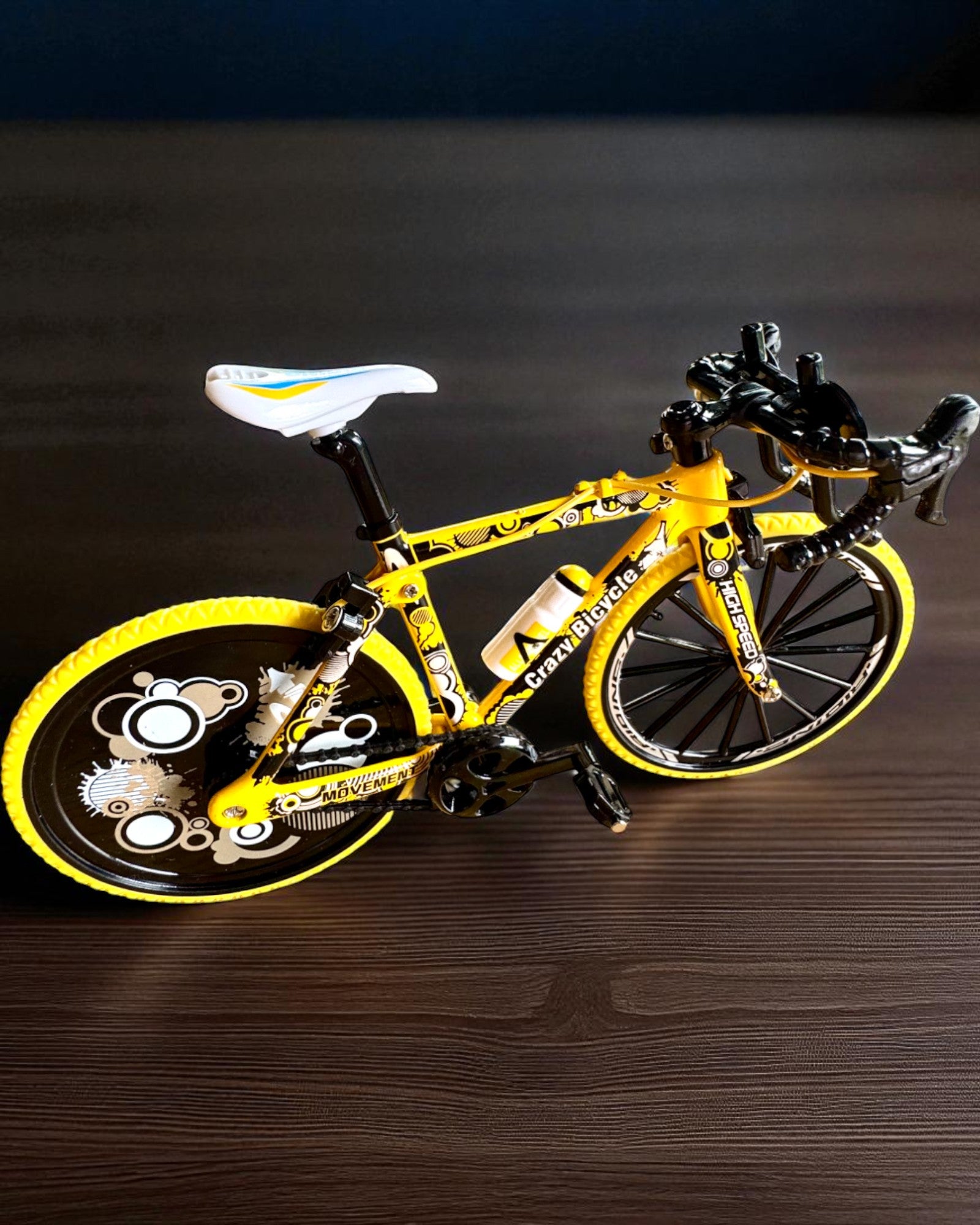 Miniatúrny model kovového bicykla zberateľský "Speed Rider 1.2" – personalizácia gravírovaním na darček, 2 farebné varianty