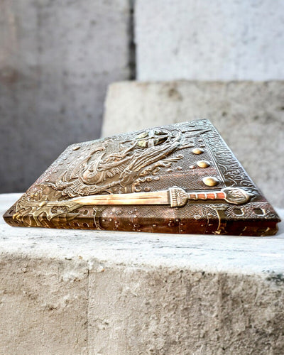 Kronika Bojovníka Zápisník s Motívom Rytiera, zápisník s možnosťou personalizovania gravírovaním na darček