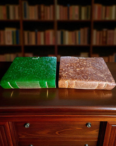 Kožený Zápisník Vintage „Floralis” – ručne razený, 400 strán, možnosť gravírovania, 2 varianty