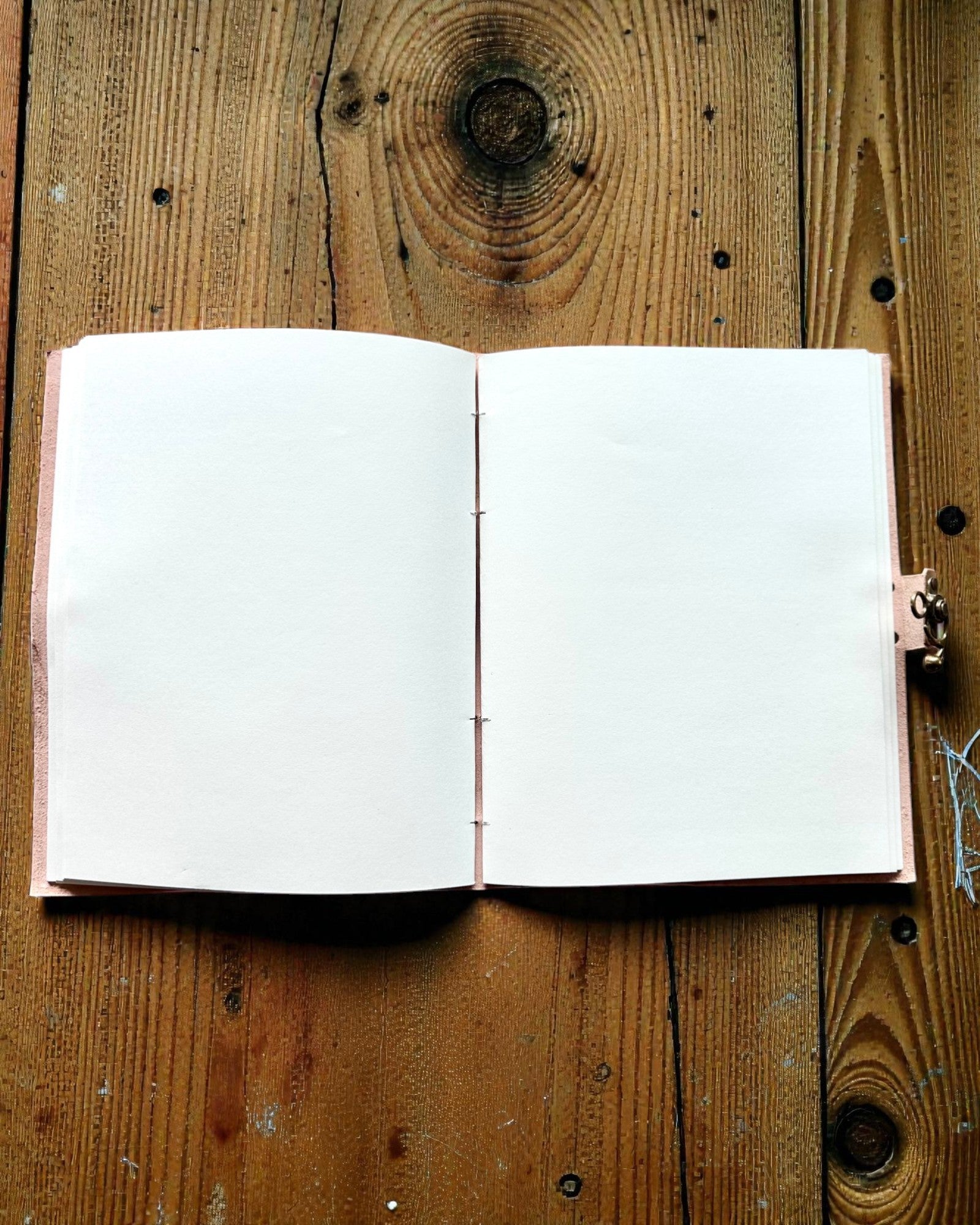 Skórzana Księga Wspomnień Heritage – Personalizowany Notatnik 25 × 33 cm