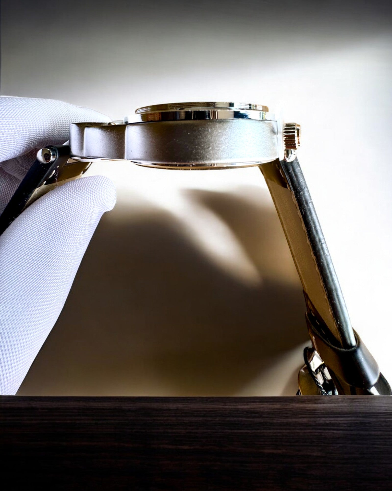 Survivalové hodinky „Explorer 4v1”, možnosť personalizácie gravírovaním na darček