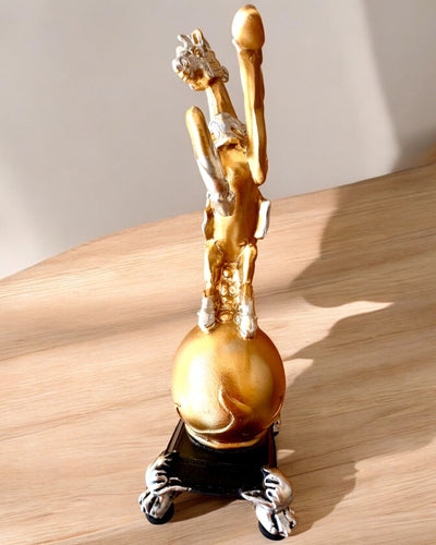 Elegantná soška "Zlatý Rumak" - s možnosťou gravírovania ako darček