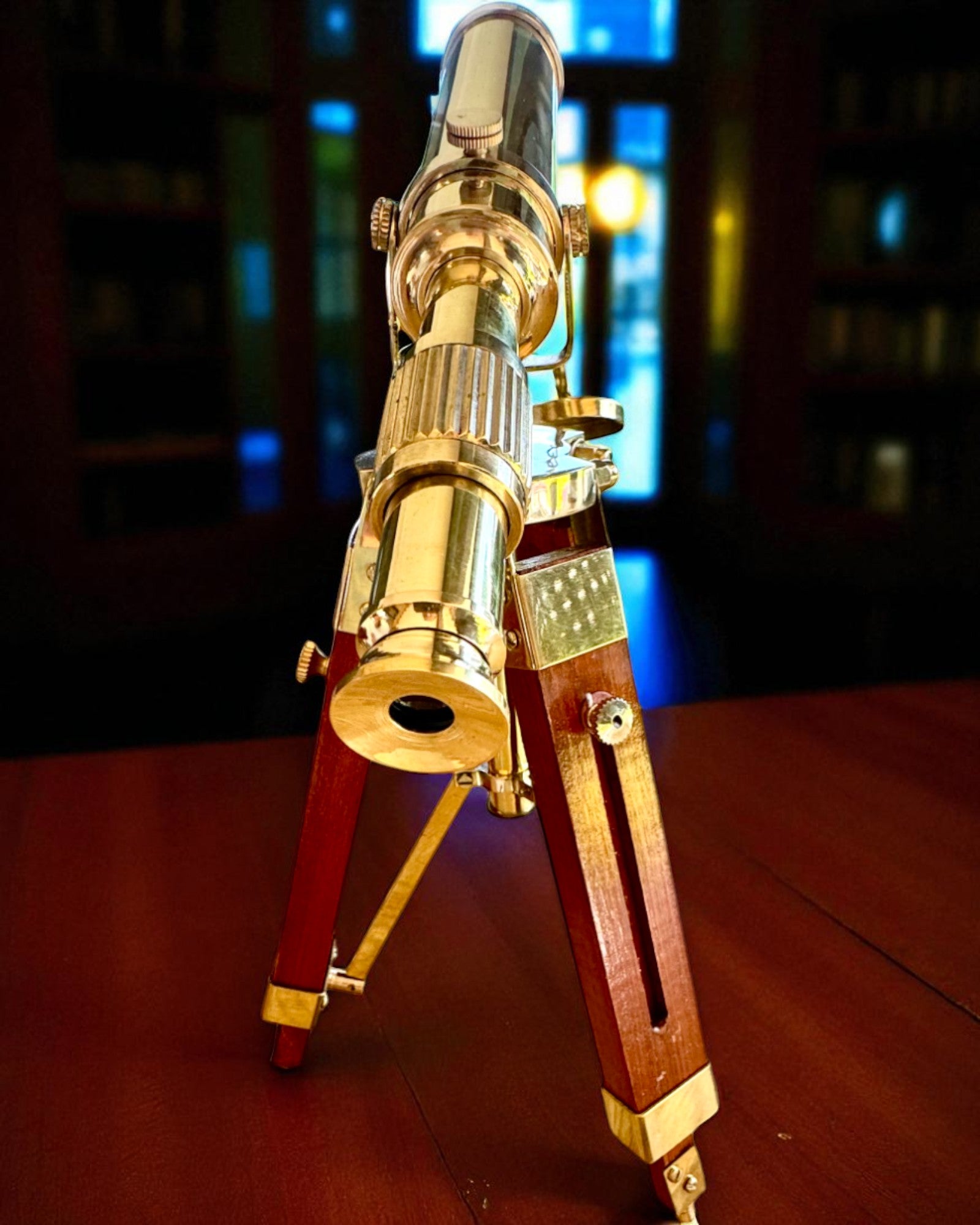 Ďalekohľad Celestial na drevenom stojane 41 cm, možnosť personalizácie gravírovaním ako darček