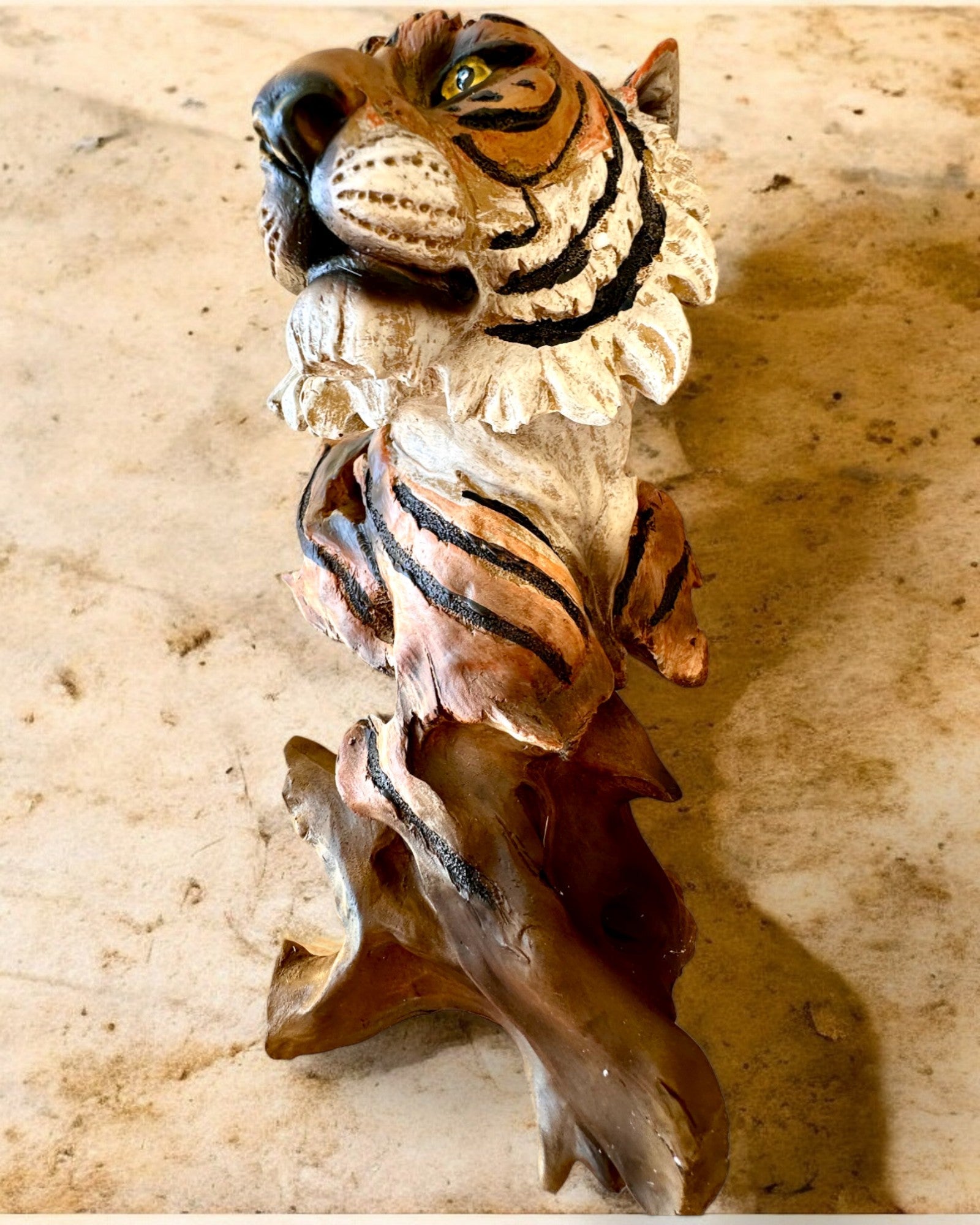 Statuetka "Tygrys Kráľ Džungle" s Možnosťou Gravírovania, figúrka 29 cm výšky, dekorácia na darček