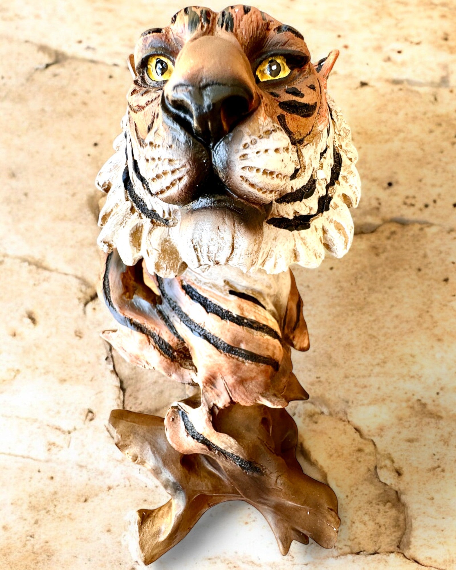 Statuetka "Tygrys Kráľ Džungle" s Možnosťou Gravírovania, figúrka 29 cm výšky, dekorácia na darček