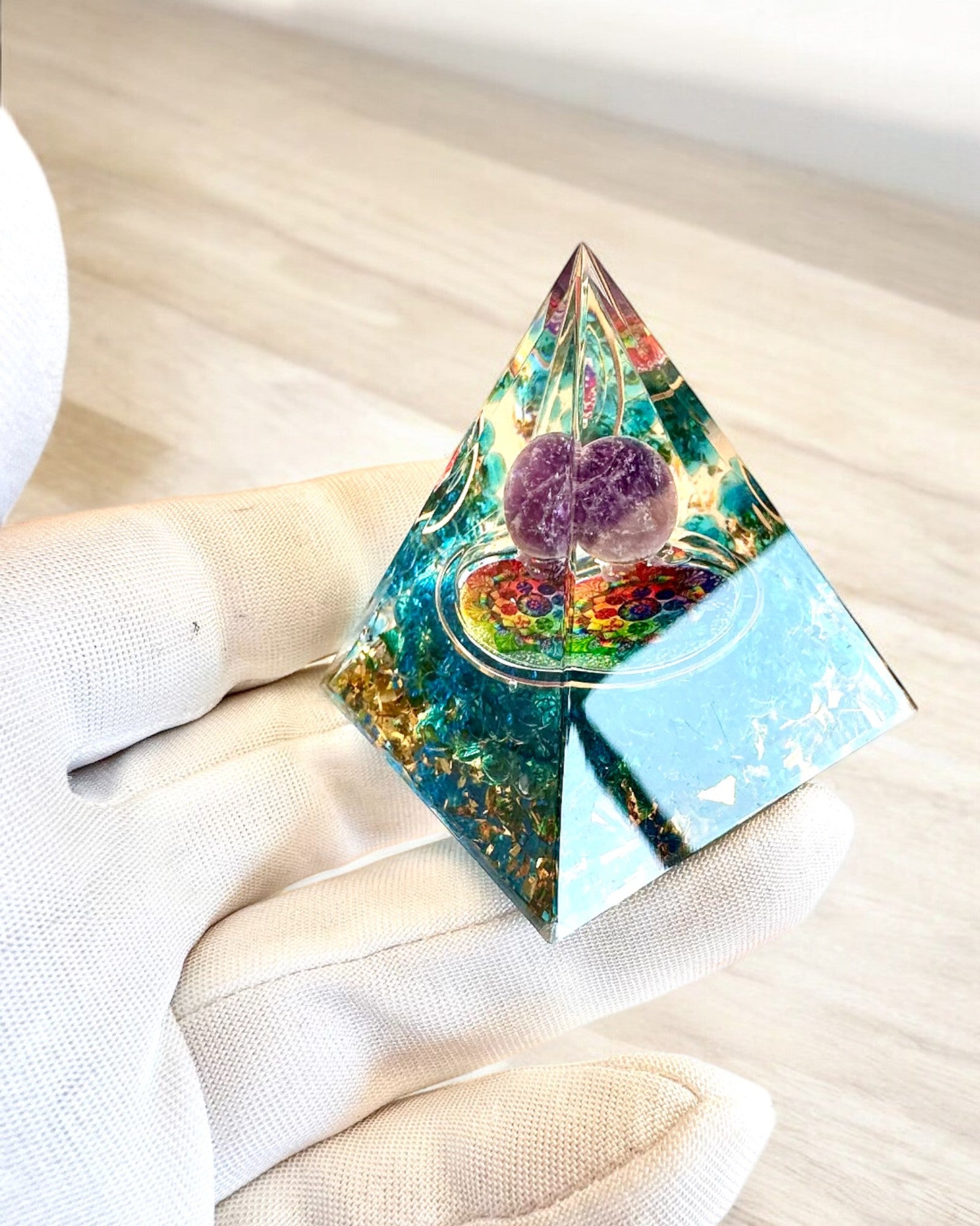 Orgonitová energetická pyramídka "Mystic Aura"