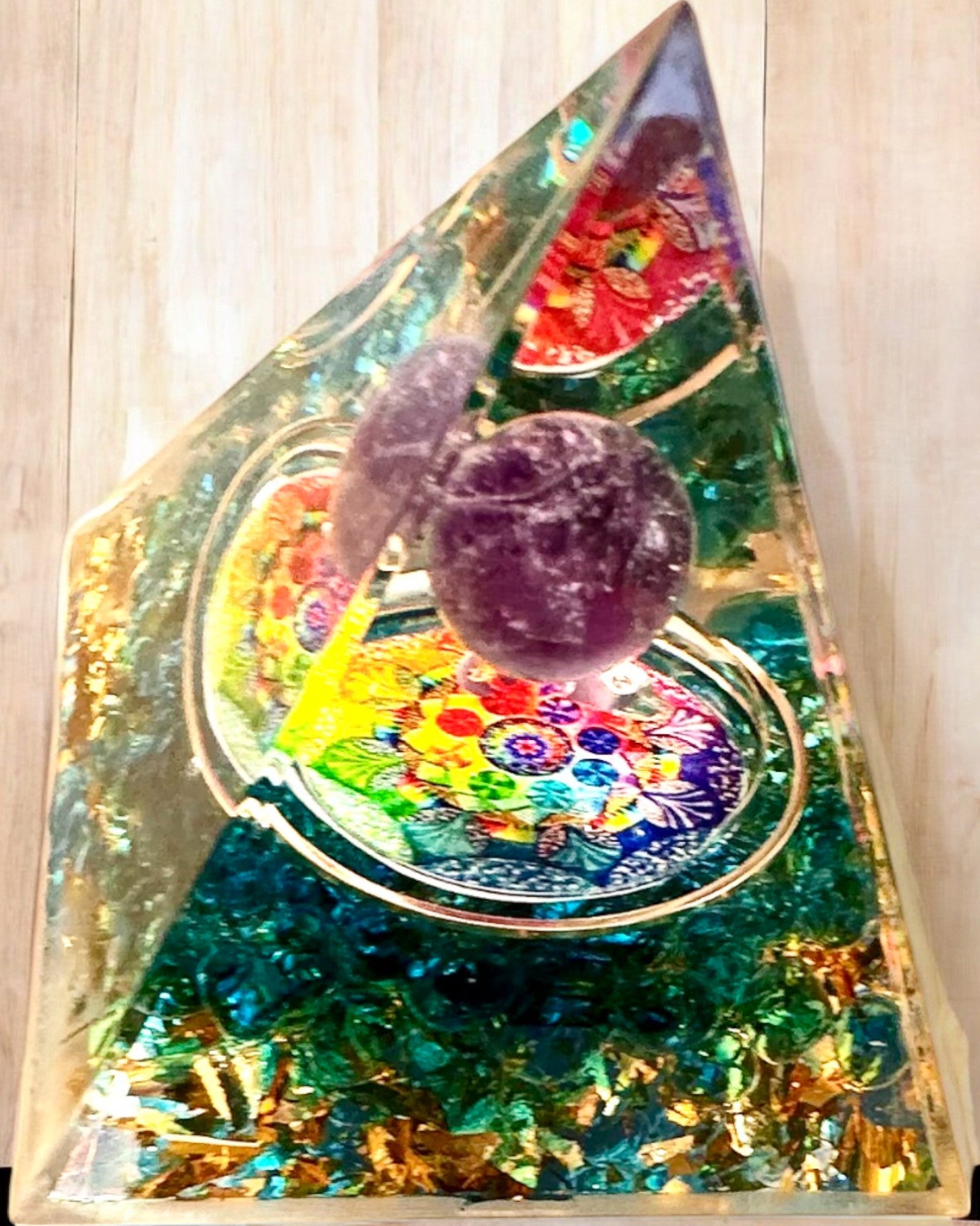 Orgonitová energetická pyramídka "Mystic Aura"