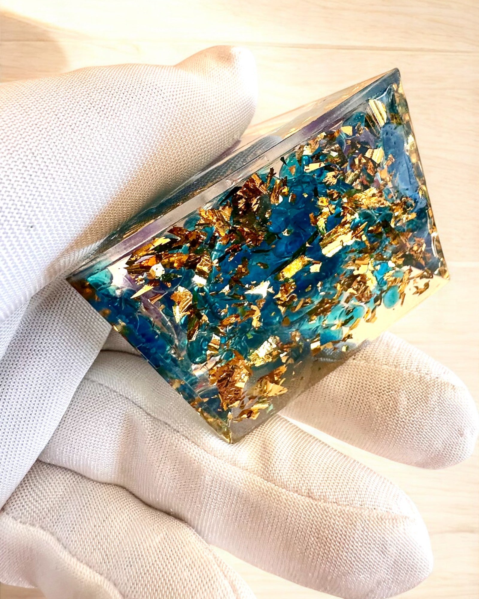 Orgonitová energetická pyramídka "Mystic Aura"