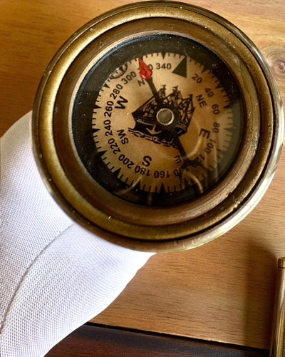 Laska Nawigator 2.0 z kompasem i ukrytą lunetą, możliwość personalizowania grawerem na prezent