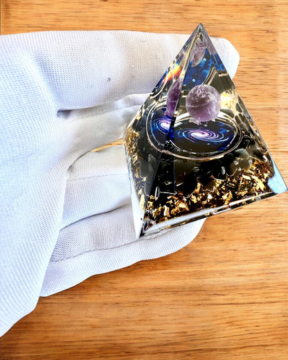 Orgonitová energetická pyramídka "Kozmická pyramída" Galaktická esencia, na darček