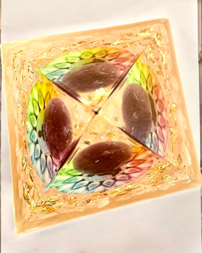 Orgonitová energetická pyramída Pyramída energie „Harmónia svetla” - Krištáľová, na darček