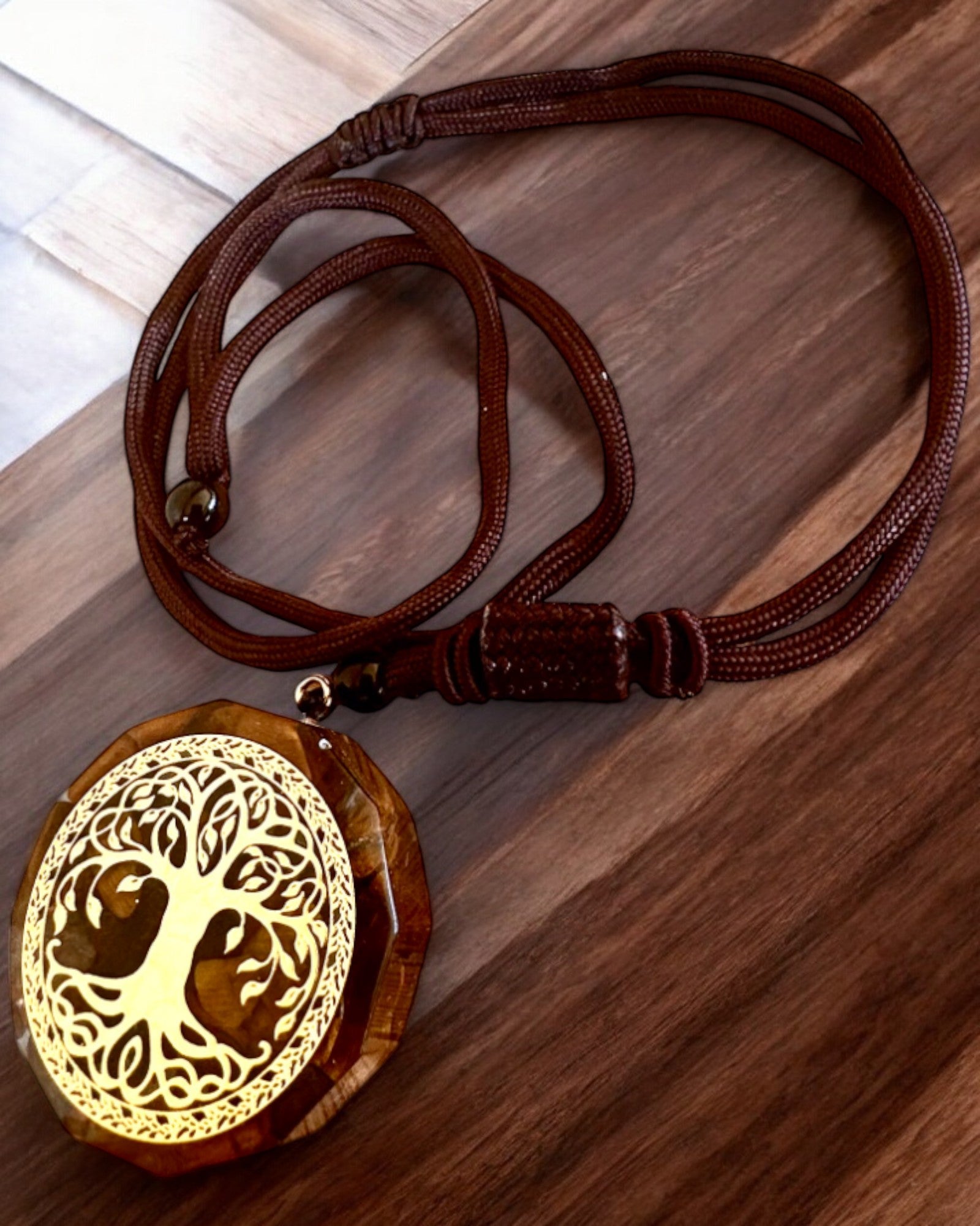 Amulet "Strom života" s tigrím okom, náhrdelník na darček s personalizovaným gravírovaním
