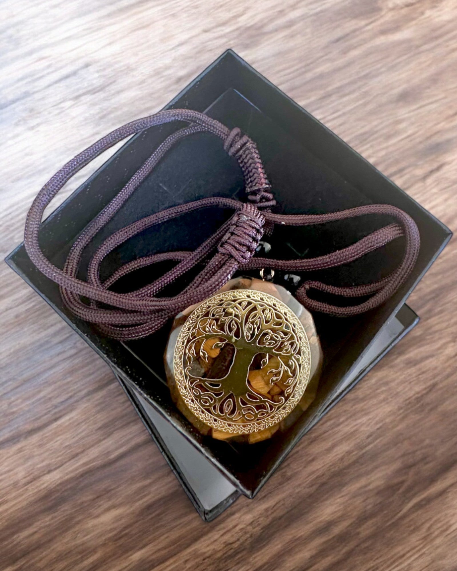 Amulet "Strom života" s tigrím okom, náhrdelník na darček s personalizovaným gravírovaním