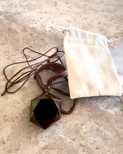 Amulet z čierneho obsidiánu "Dávidova hviezda", možnosť personalizácie gravírovaním na darček