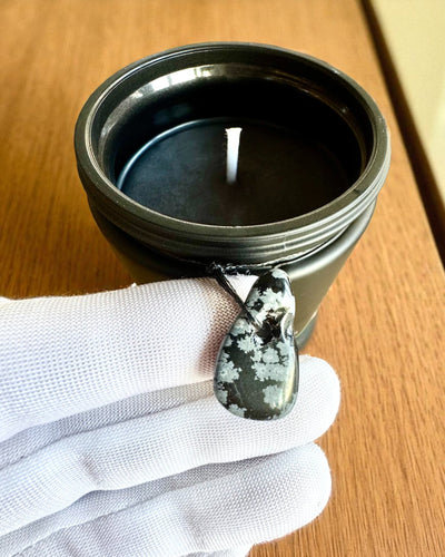 Intenčná sójová sviečka Obsidián – sebadôvera a vnútorná sila, 250 ml, možnosť personalizácie ako darček