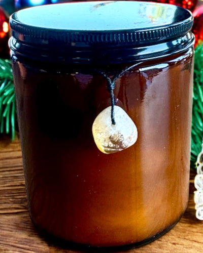 Intenčná sójová sviečka 250 ml s prírodným kameňom – vyberte si svoju energiu: citrín alebo granát, personalizácia gravírovaním na darček