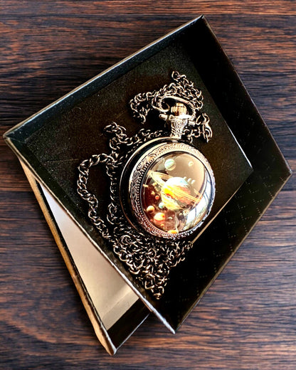 Vreckové hodinky "Galaktické tajomstvo", personalizácia gravírovaním ako darček