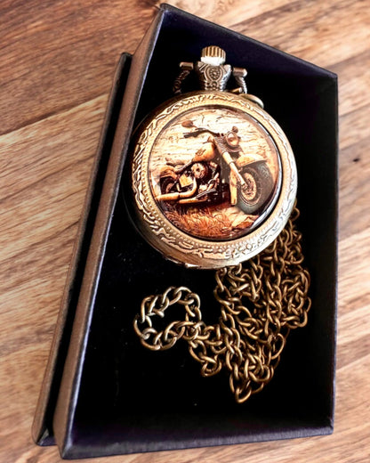 Retro vreckové hodinky "Motocyklový štýl", možnosť personalizácie gravírovaním na darček