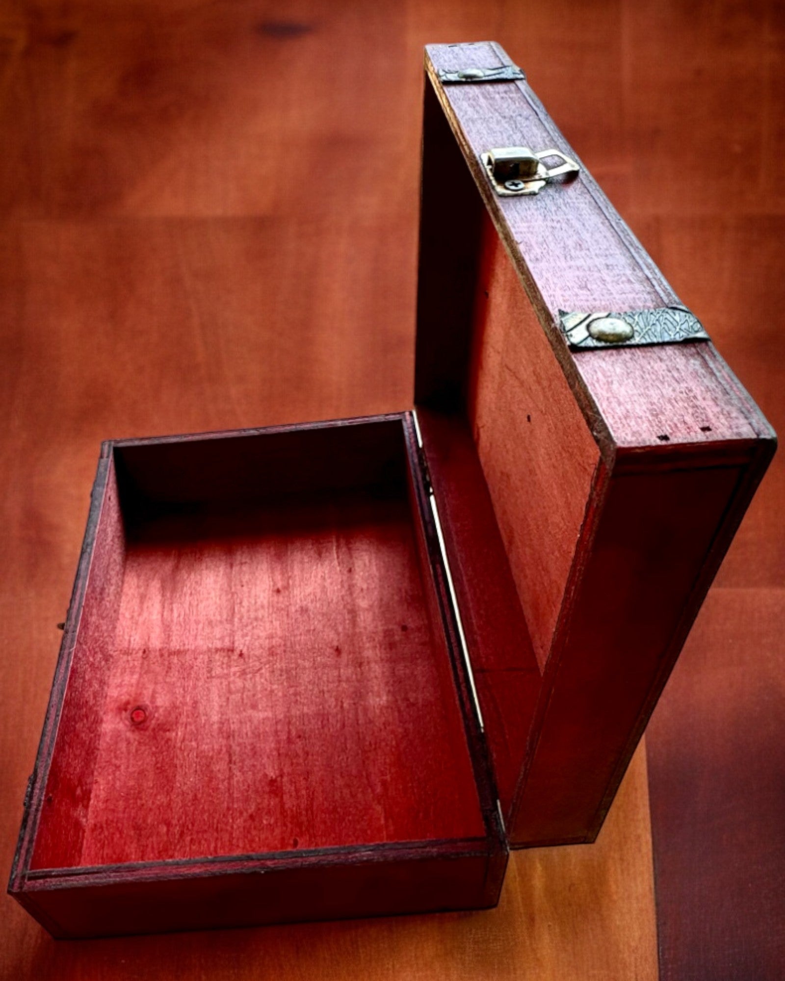 Antická drevená škatuľka s možnosťou gravírovania, 23 cm x 16 cm x 7,5 cm