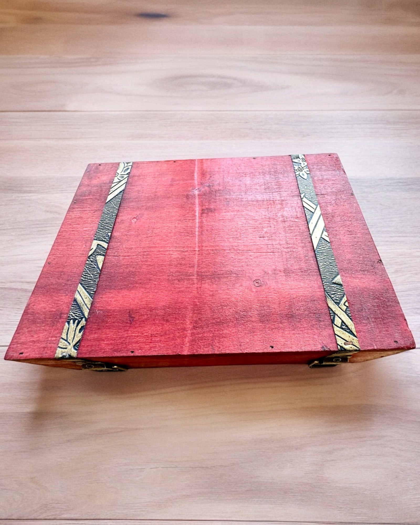 Antická drevená škatuľka s možnosťou gravírovania, 23 cm x 16 cm x 7,5 cm