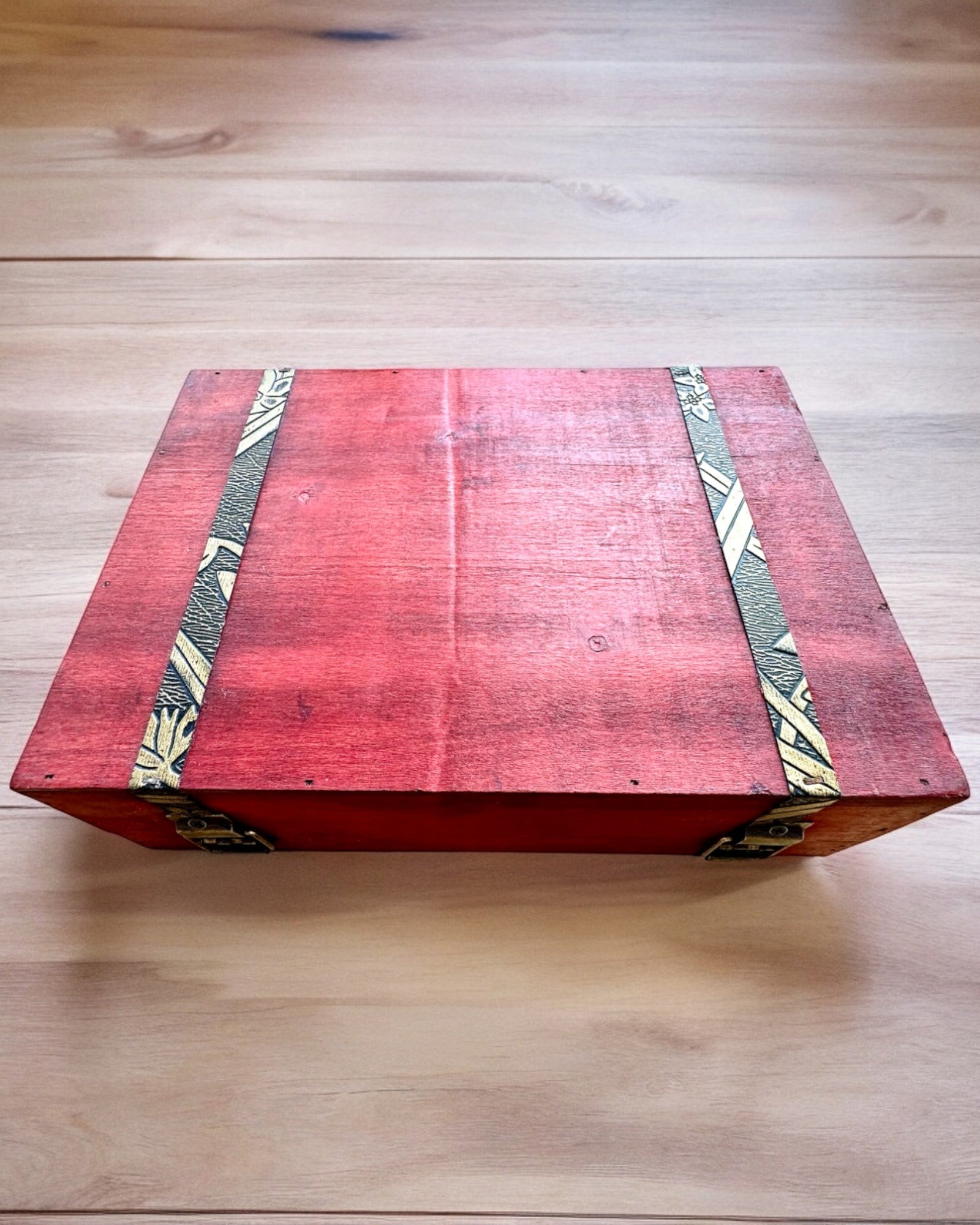 Antická drevená škatuľka s možnosťou gravírovania, 23 cm x 16 cm x 7,5 cm