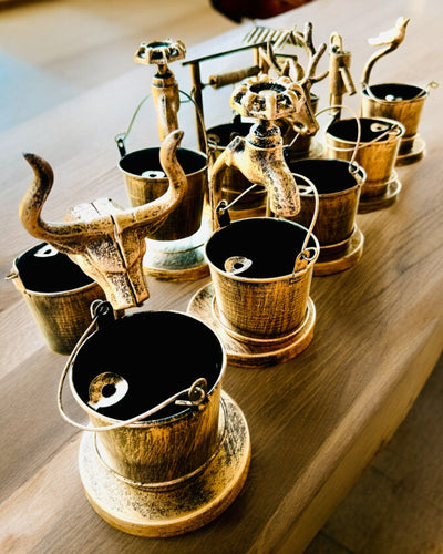 Štýlový kovový popolník "Rustic Charm" 19-23 cm výška, 8 variantov na výber, gravírovanie na želanie