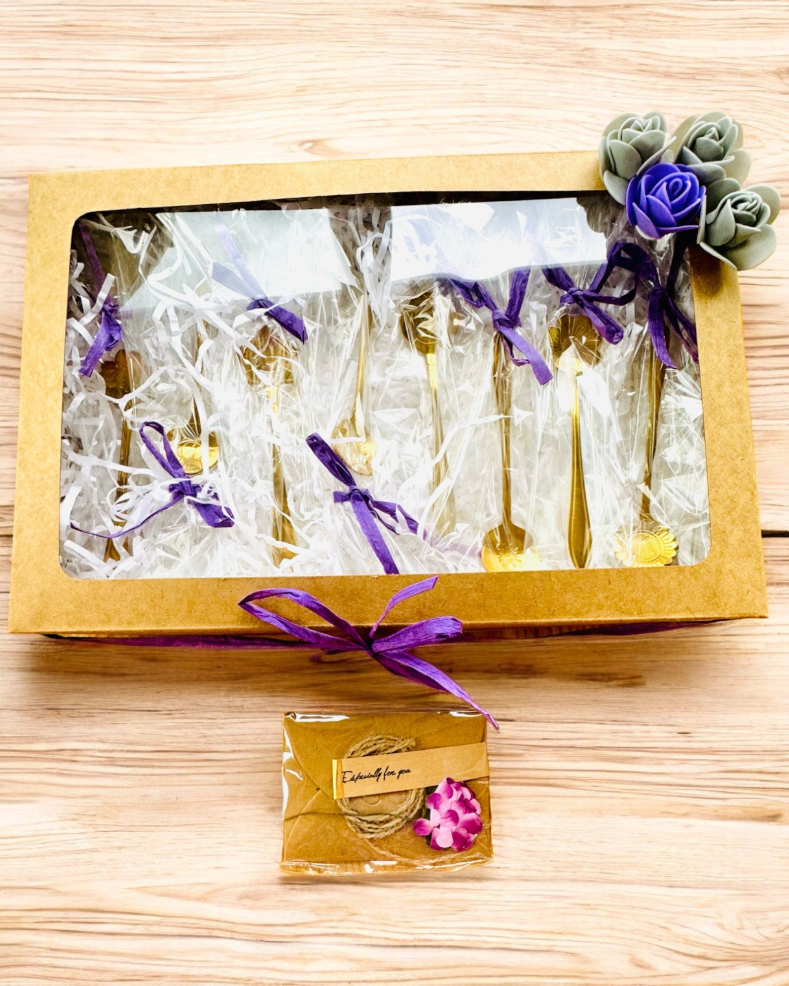Súprava lyžičiek "Kvetinová rapsódia" - personalizácia gravírovaním na darček, 2 varianty na výber