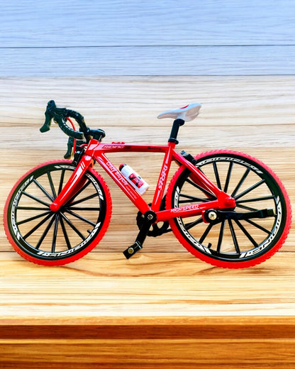 Miniatúrny Kovový Model Červeného Bicykla "SpeedMaster" personalizácia gravírovaním ako darček, 2 farebné varianty