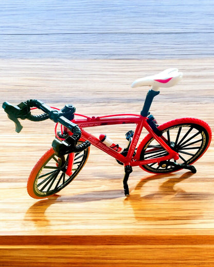 Miniatúrny Kovový Model Červeného Bicykla "SpeedMaster" personalizácia gravírovaním ako darček, 2 farebné varianty