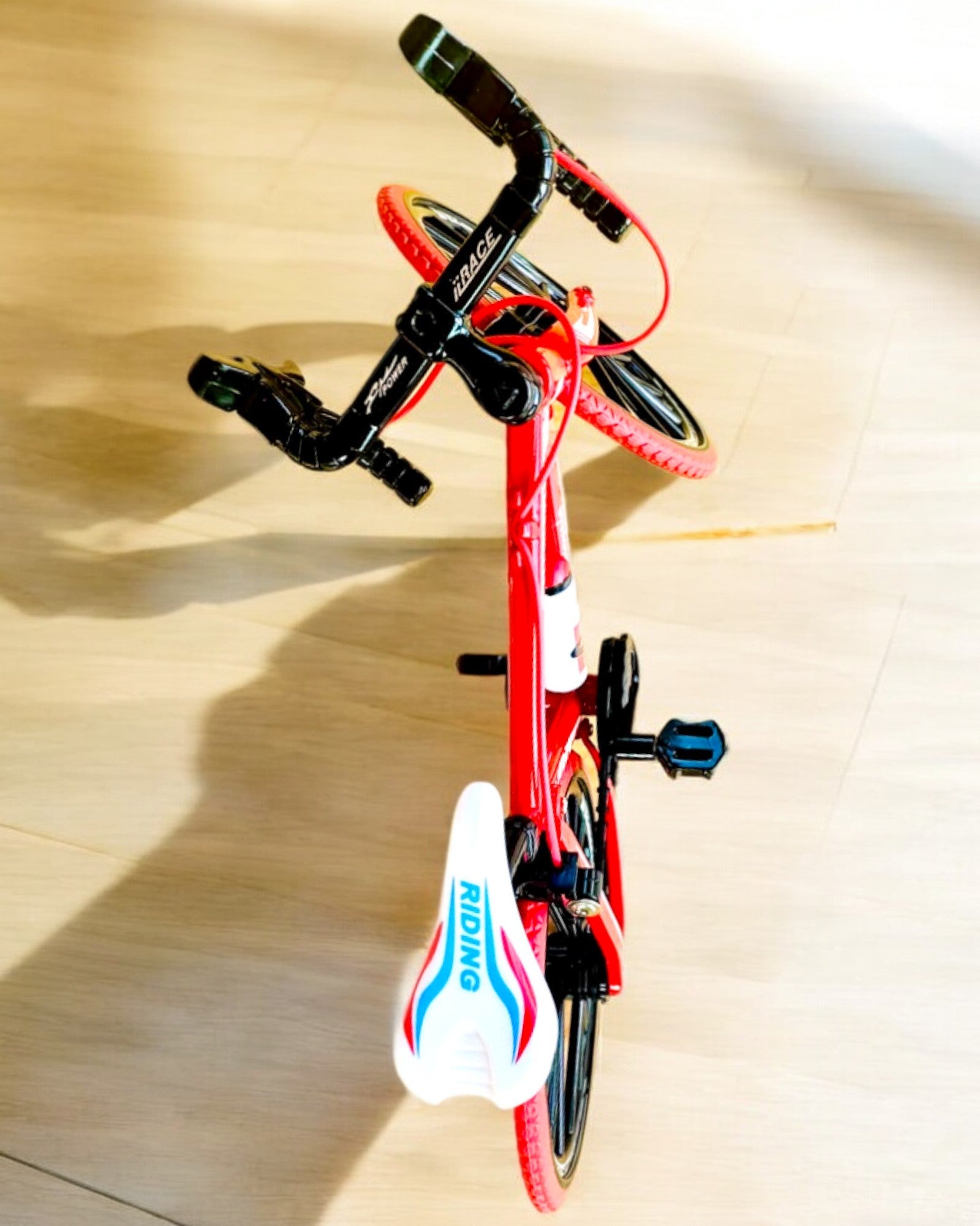 Miniatúrny Kovový Model Červeného Bicykla "SpeedMaster" personalizácia gravírovaním ako darček, 2 farebné varianty