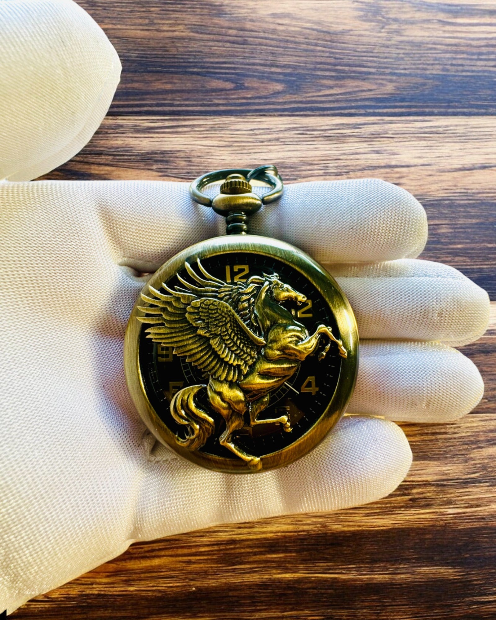 Vreckové hodinky "Equus Tempus" - Farba: Medená, s motívom koňa, možnosť personalizácie gravírovaním