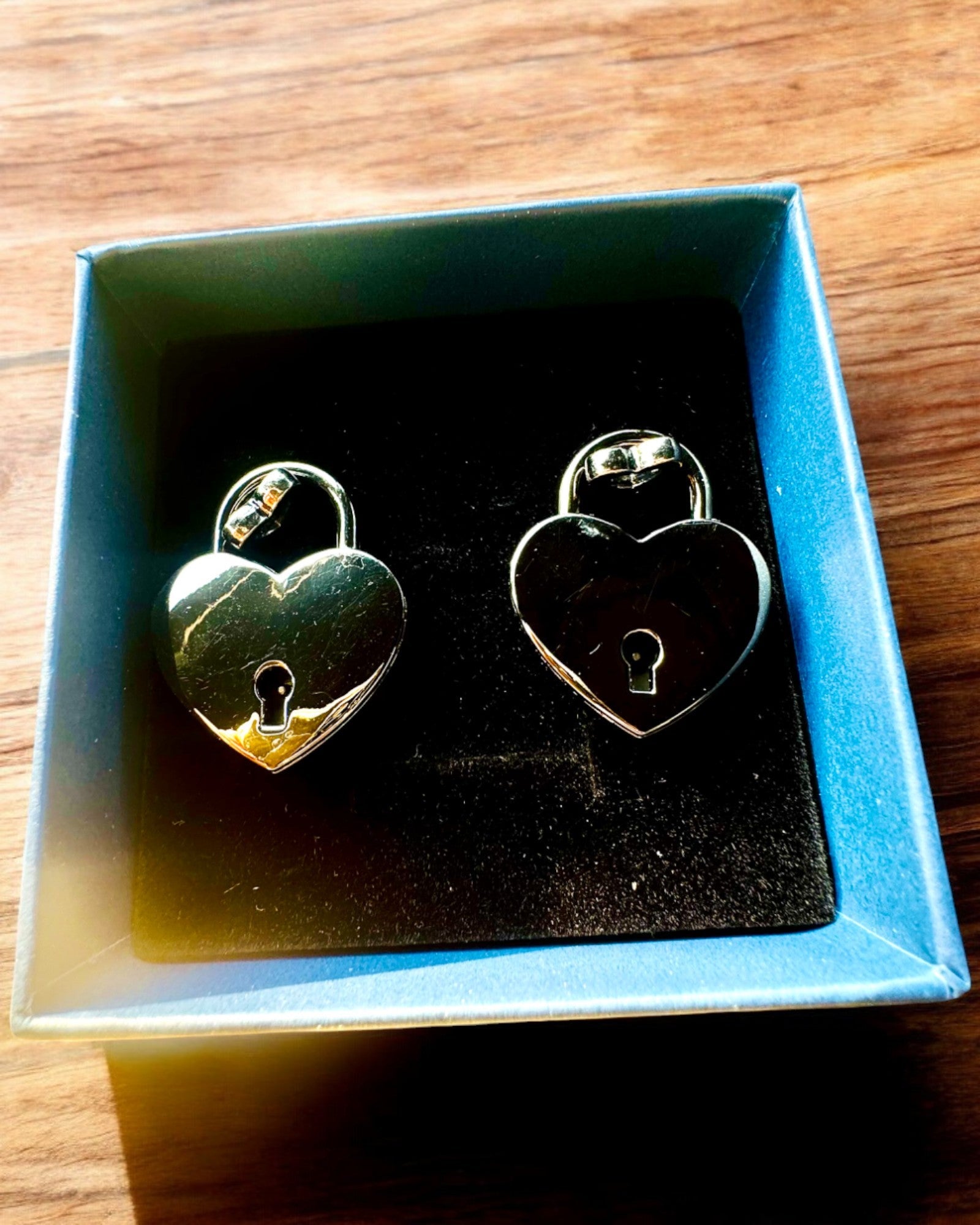 Miłosne Mini Kłódki Serce DeLuxe - Sada 2 zámkov s kľúčikmi, 6 variantov na výber, možnosť personalizácie gravírovaním na darček