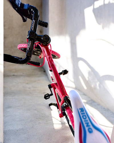 Miniatúrny Kovový Model Červeného Bicykla "SpeedMaster" personalizácia gravírovaním ako darček, 2 farebné varianty