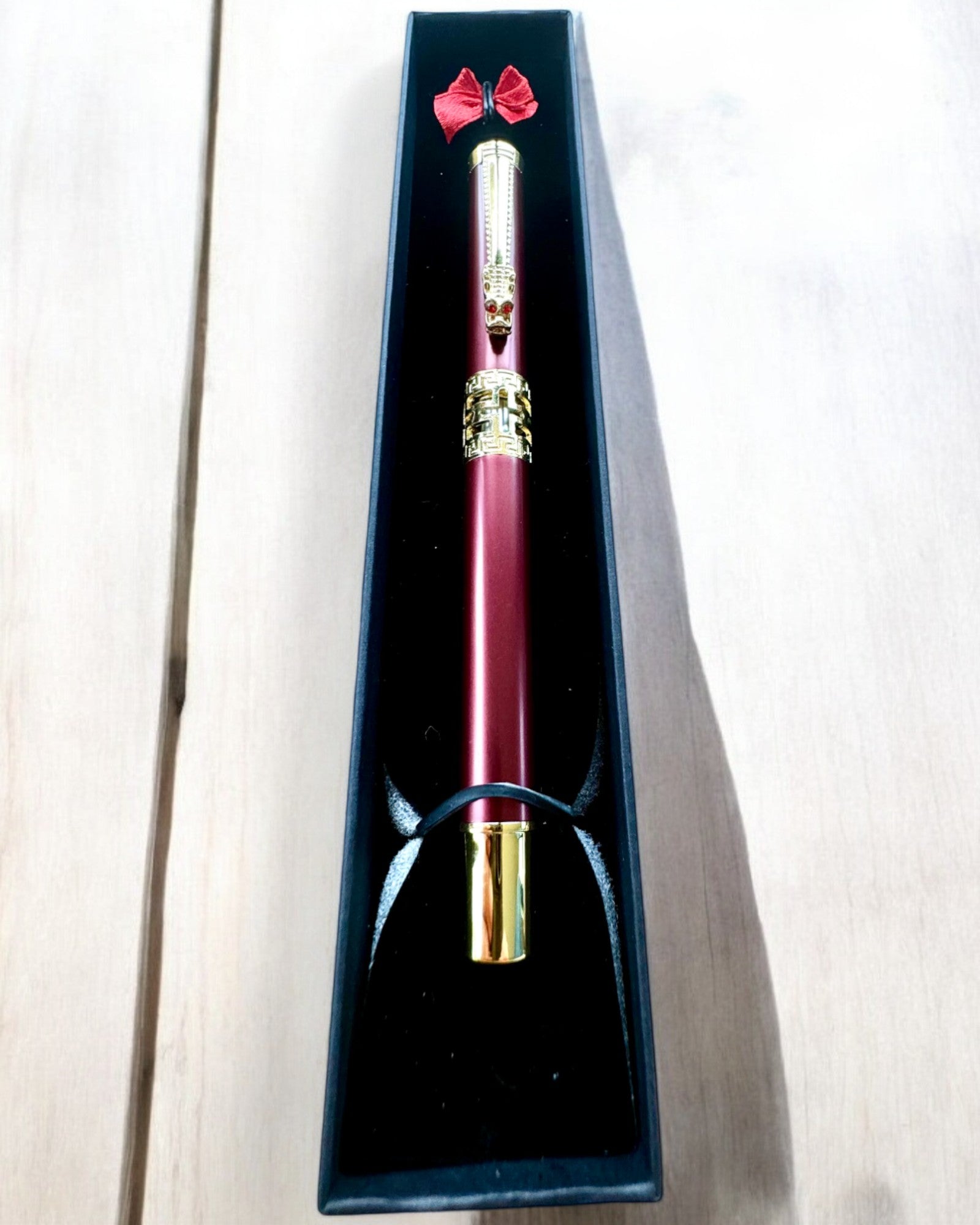 Elegantné pero Draka, 3 farebné varianty, možnosť personalizácie gravírovaním na darček