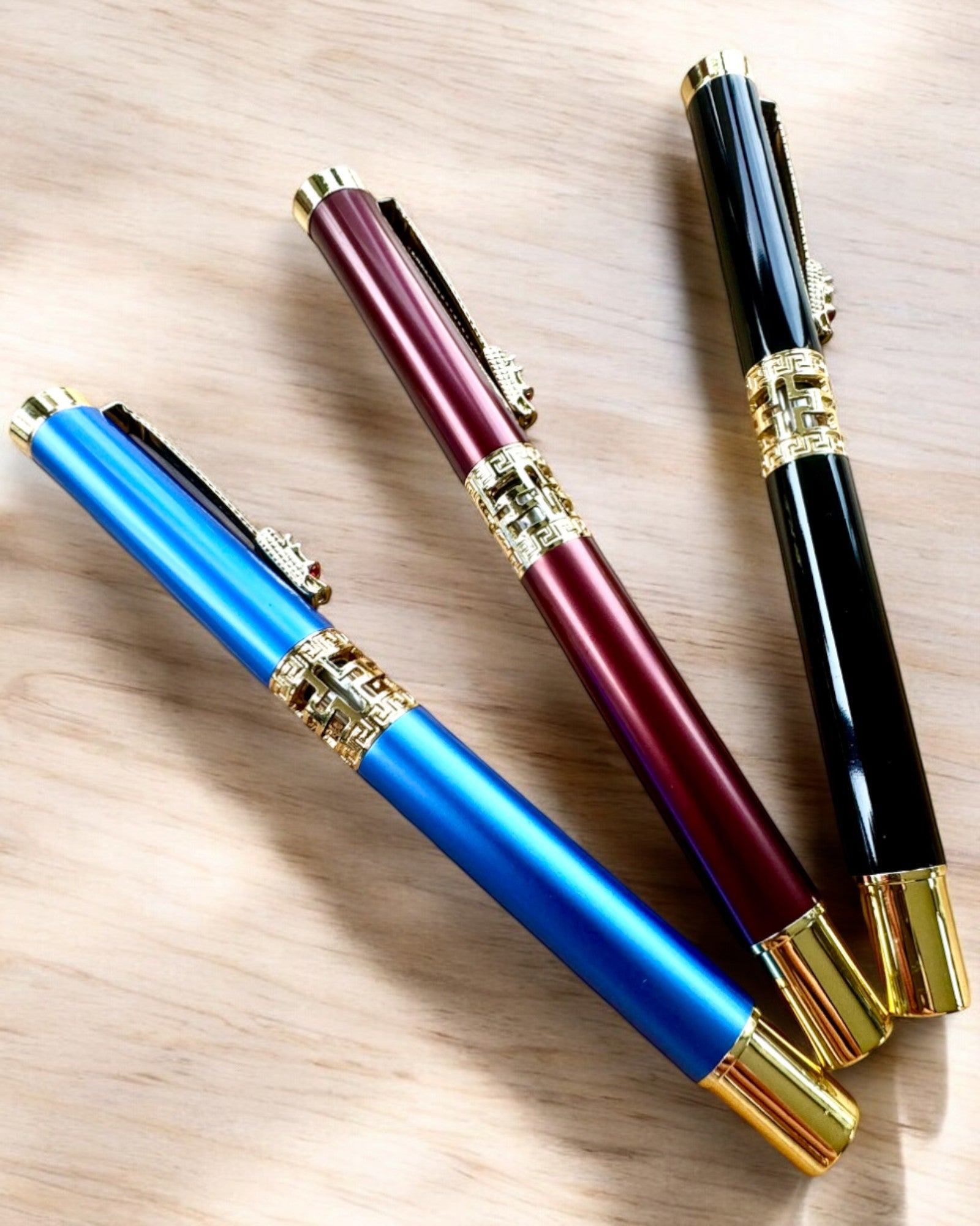 Elegantné pero Draka, 3 farebné varianty, možnosť personalizácie gravírovaním na darček