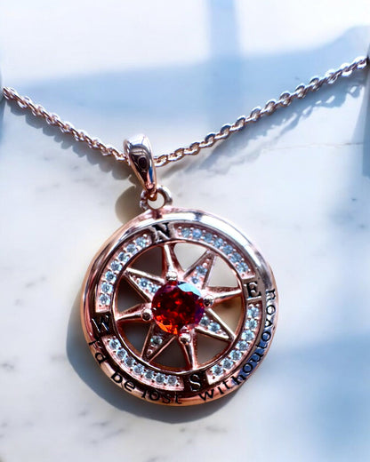 Náhrdelník "Kompas Lásky" s cyrkóniou, možnosť personalizácie gravírovaním