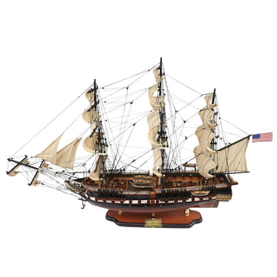 Exkluzívny veľký model plachetnice USS Constitution 100cm s možnosťou personalizácie gravírovaním