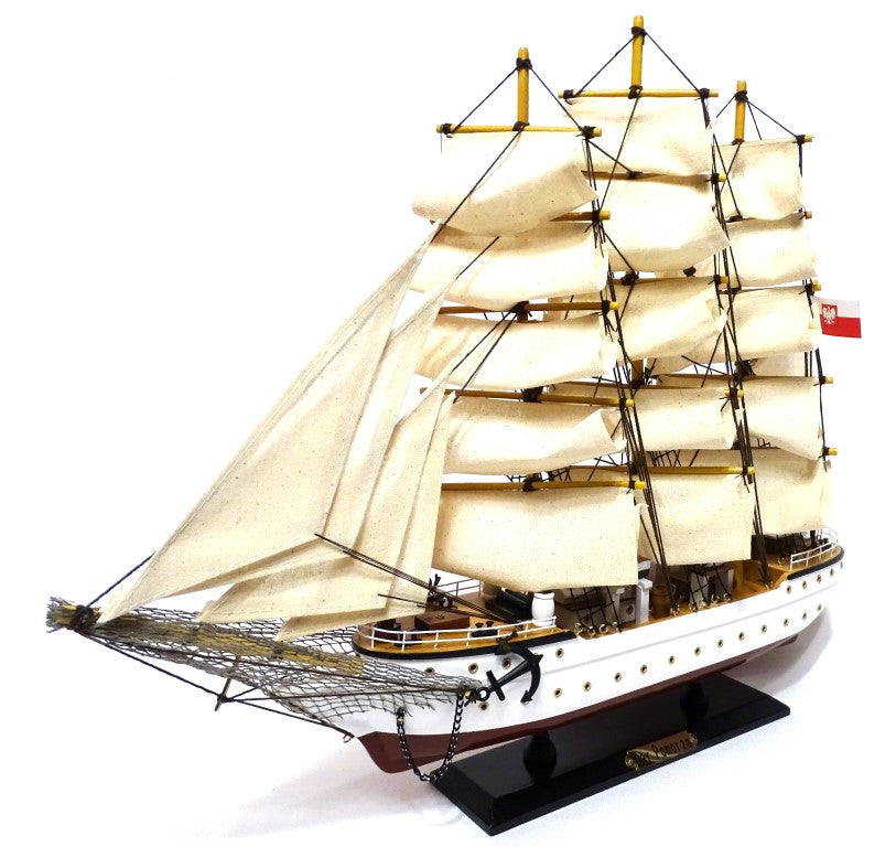 Model plachetnice Dar Pomorza 50cm s možnosťou personalizácie gravírovaním