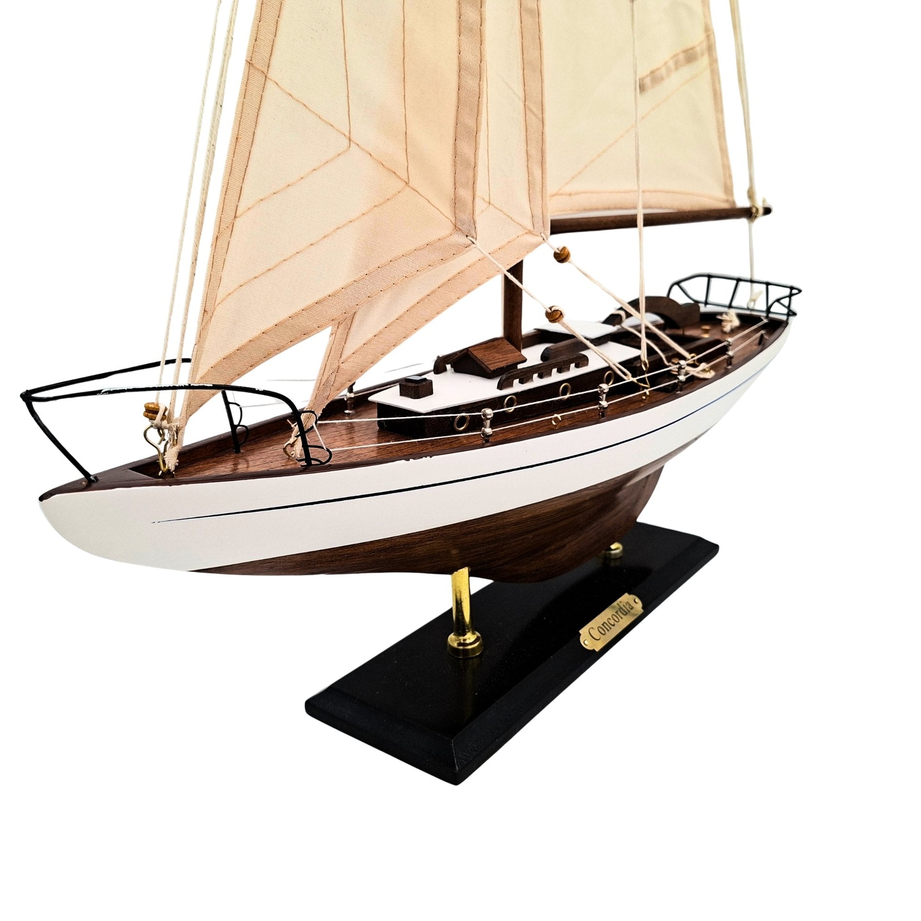 Model plachetnice 66 cm s možnosťou personalizácie gravírovaním