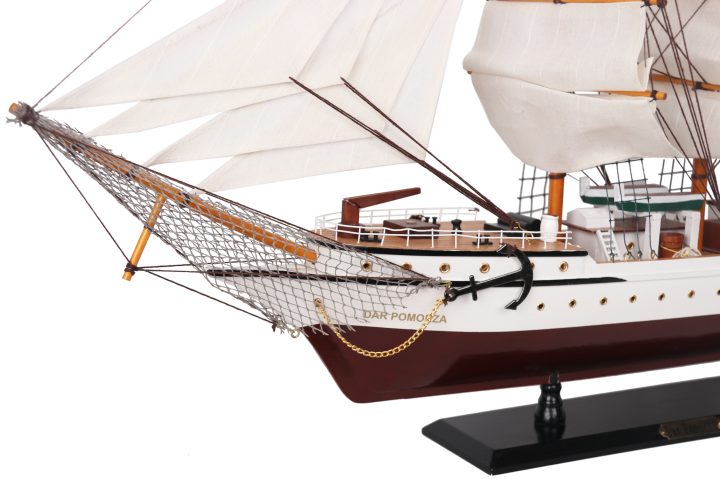 Model plachetnice Dar Pomorza 80cm s možnosťou personalizácie gravírovaním