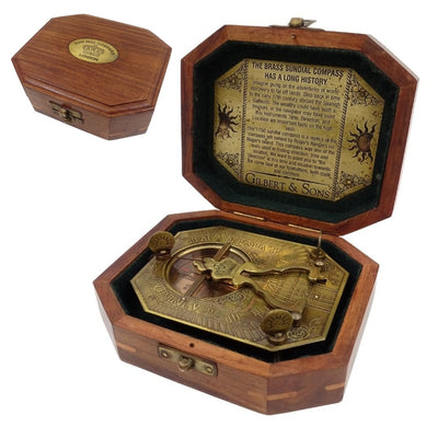 Retro slnečné hodiny s kompasom v drevenej škatuľke s možnosťou personalizácie gravírovaním