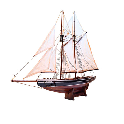 Model škunera Bluenose 78 cm s gravírovaním - elegantná drevená námornícka dekorácia ako darček pre milovníkov plachtenia a námornej histórie s prírodnými plachtami