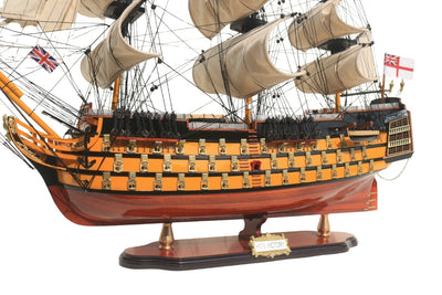 Model plachetnice HMS Victory 80cm zložený s možnosťou personalizácie gravírovaním - exkluzívna dekorácia ako darček, ručne vyrobený z exotického dreva, vysoká kvalita a dôraz na detaily