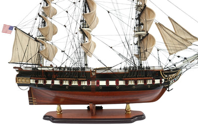 Exkluzívny veľký model plachetnice USS Constitution 100cm s možnosťou personalizácie gravírovaním