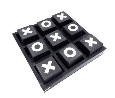 Veľké drevené piškvorky 24x24cm s možnosťou personalizácie gravírovaním - elegantná strategická hra ako darček - klasická čierno-biela kombinácia, vysokokvalitné drevo
